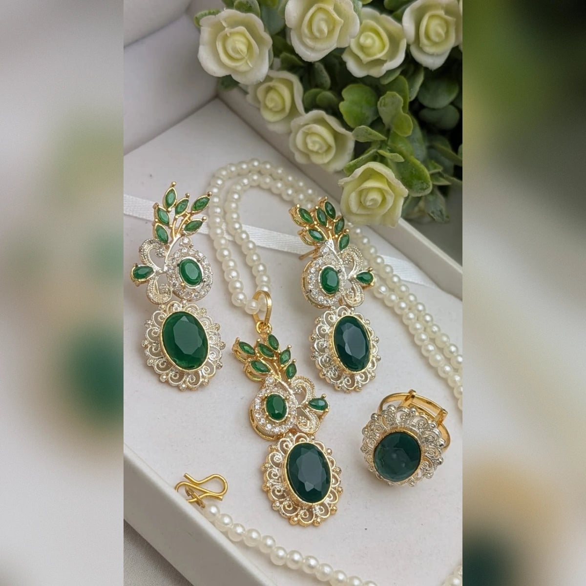ELEGANT Zircon Set