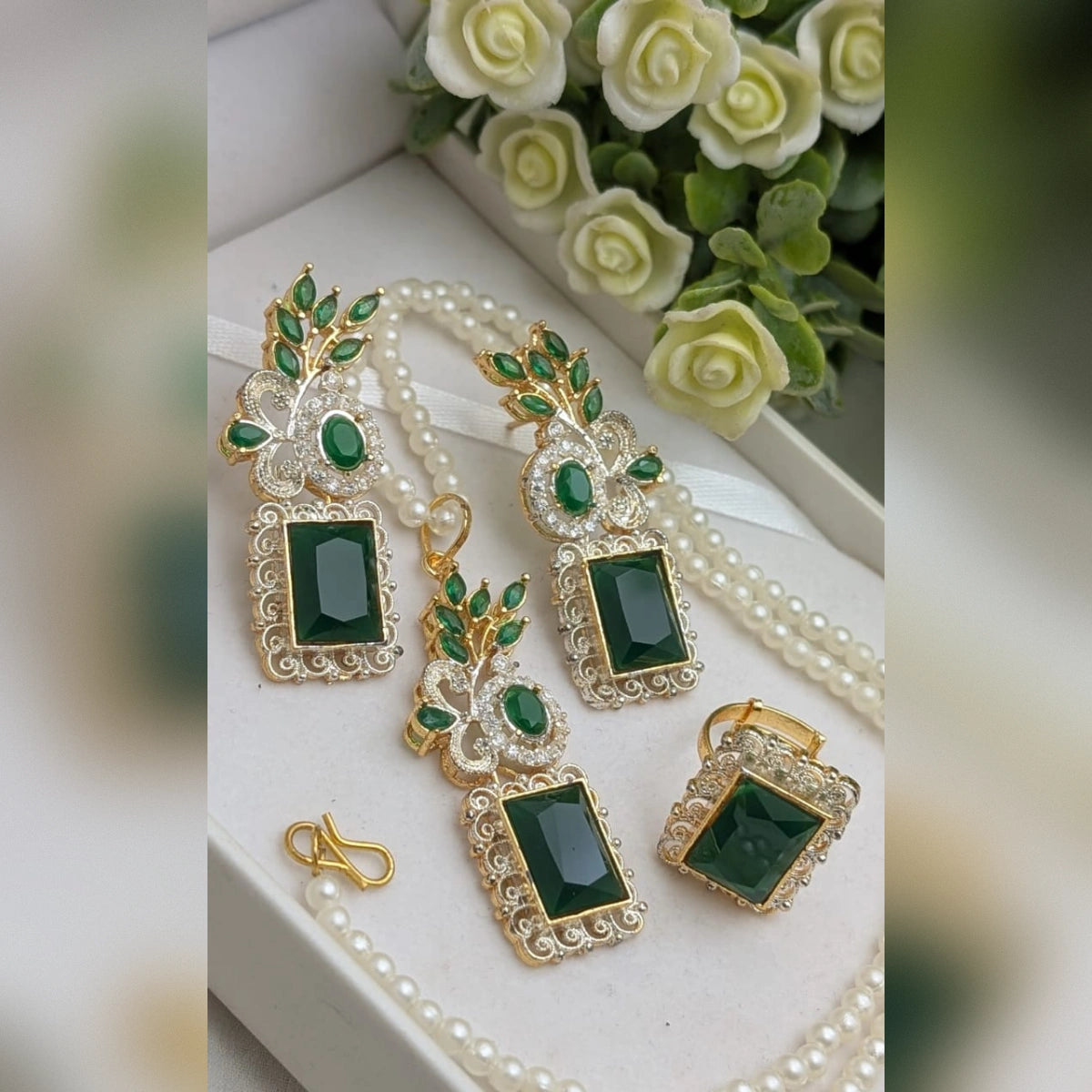 ELEGANT Zircon Set