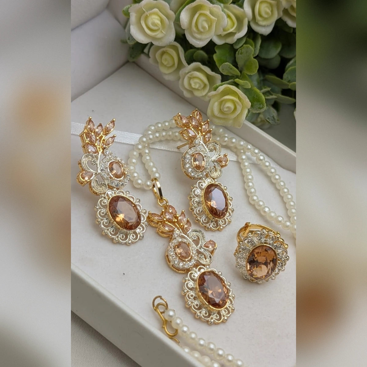 ELEGANT Zircon Set