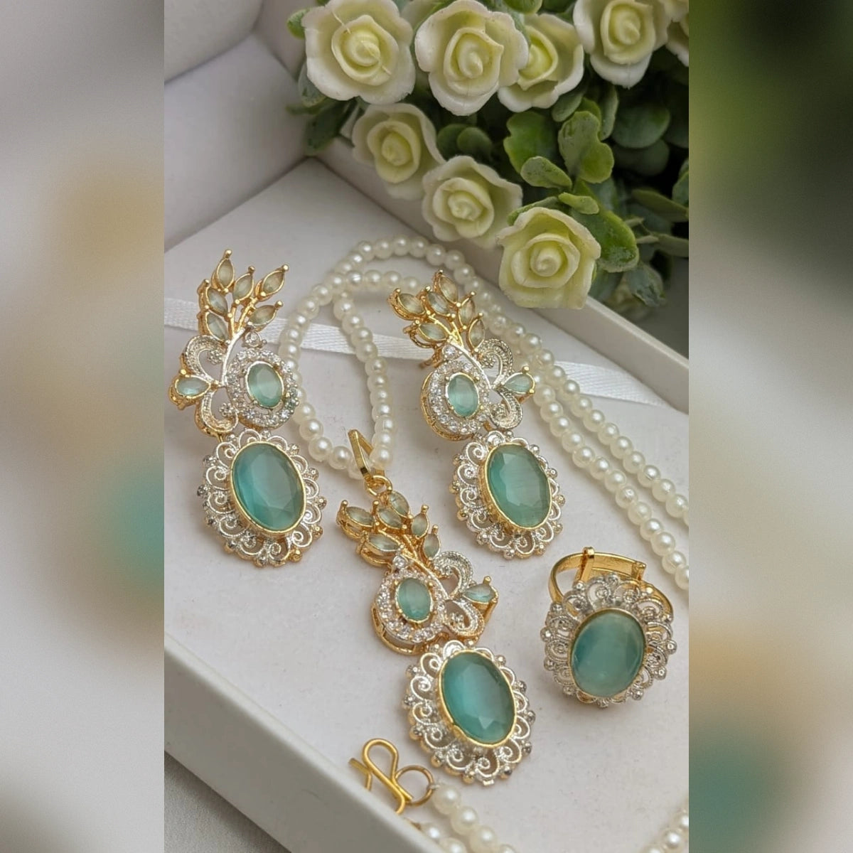 ELEGANT Zircon Set