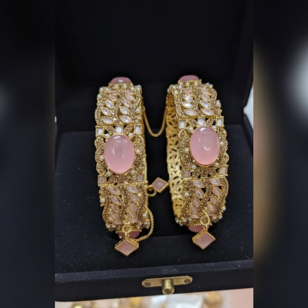 Manjos Bangles 2 Pcs Set – Elegant Traditional Style