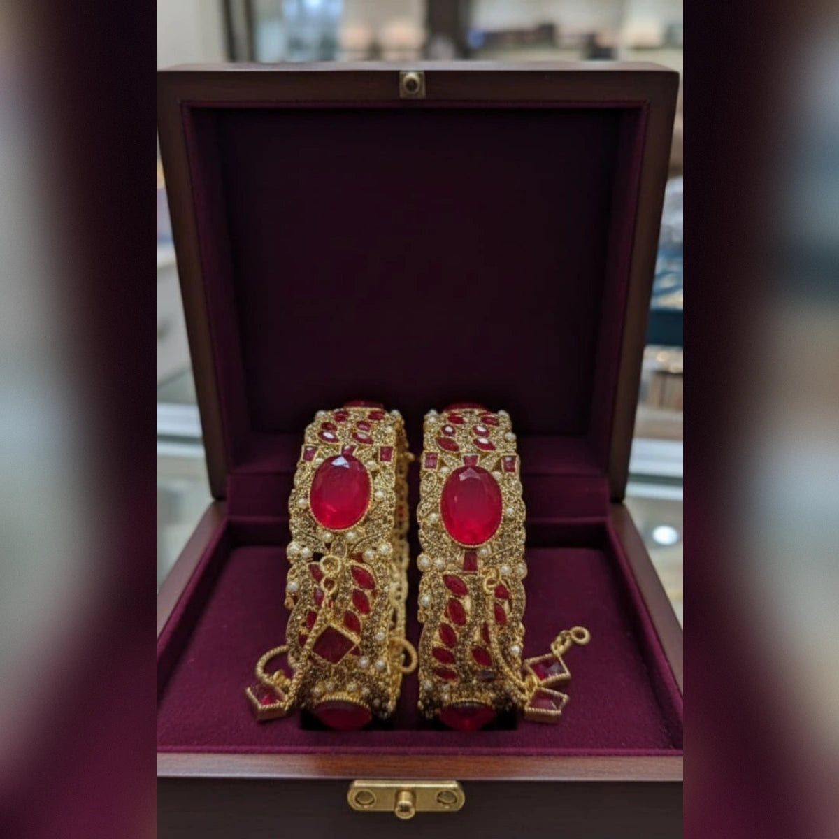 Manjos Bangles 2 Pcs Set – Elegant Traditional Style