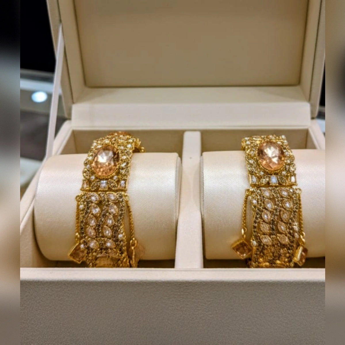 Manjos Bangles 2 Pcs Set – Elegant Traditional Style