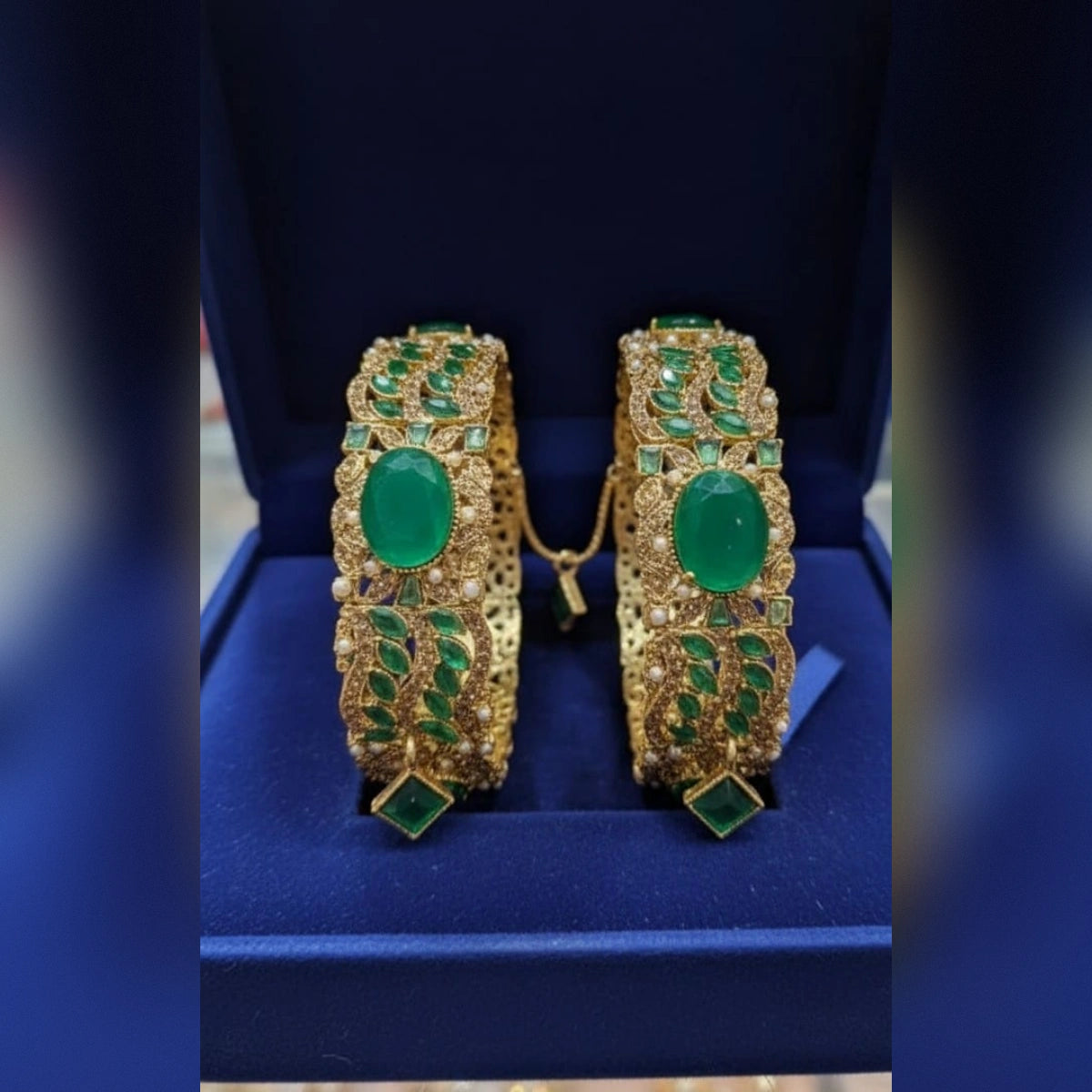 Manjos Bangles 2 Pcs Set – Elegant Traditional Style