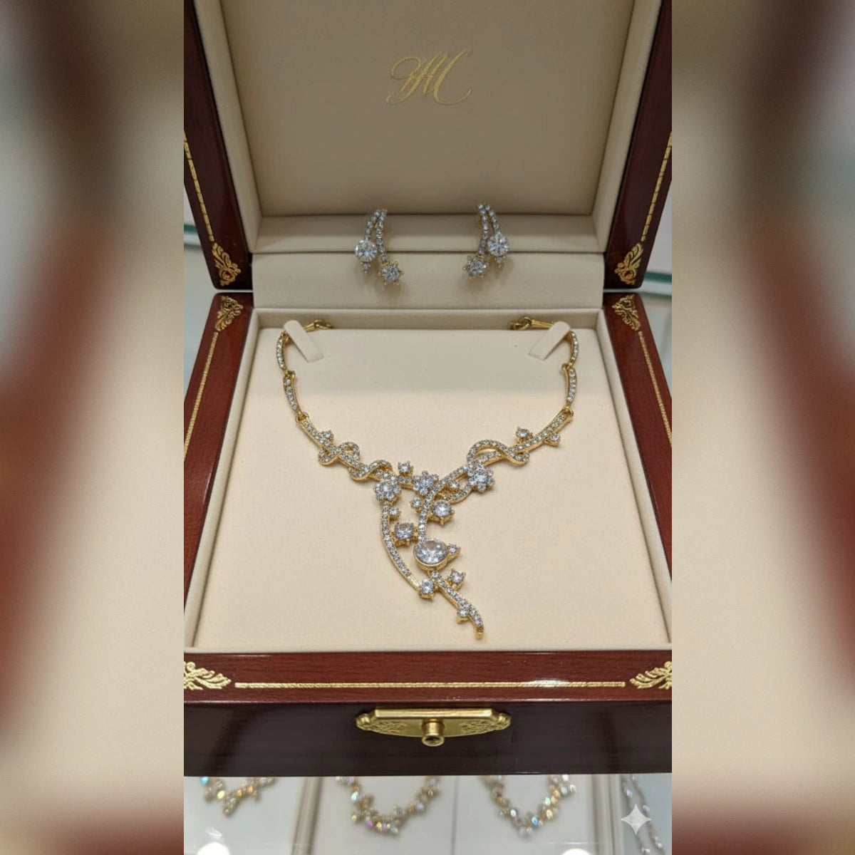 Stone Necklace with Tops – Elegant & Timeless Set