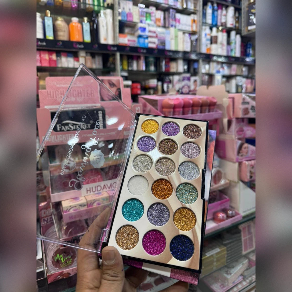 Glowing Face 18 color glitter Eyeshadow Palette